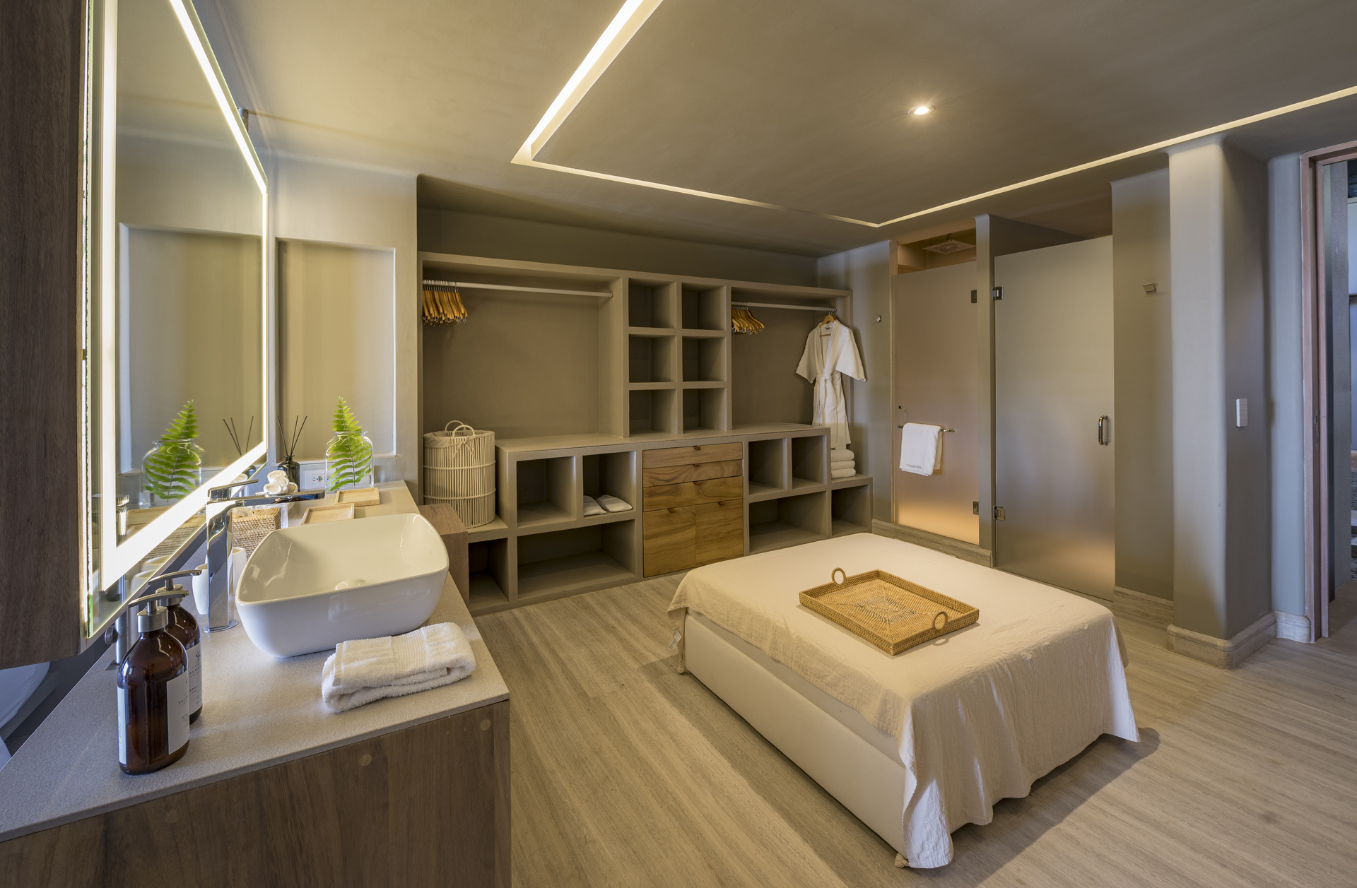 b6c2ef098f2b4baca7e870dbc566a106-fhd.jpg