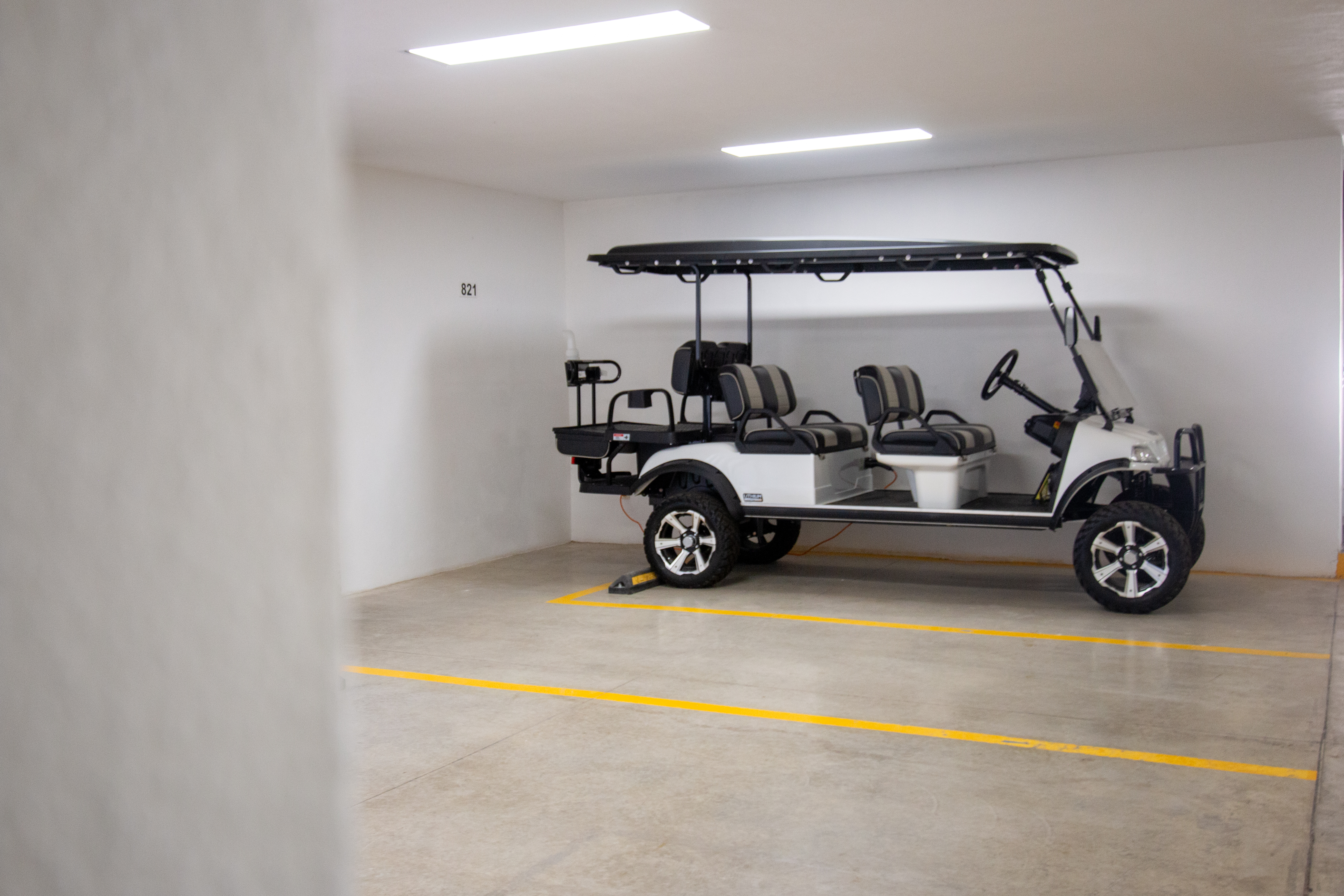 Luxury Mita Rentals - Ocean View - Encanto 821.jpg