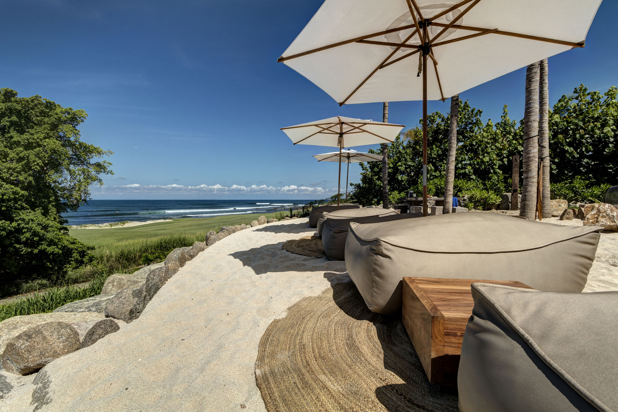 016-Sitting area_sand terrace_day.jpg