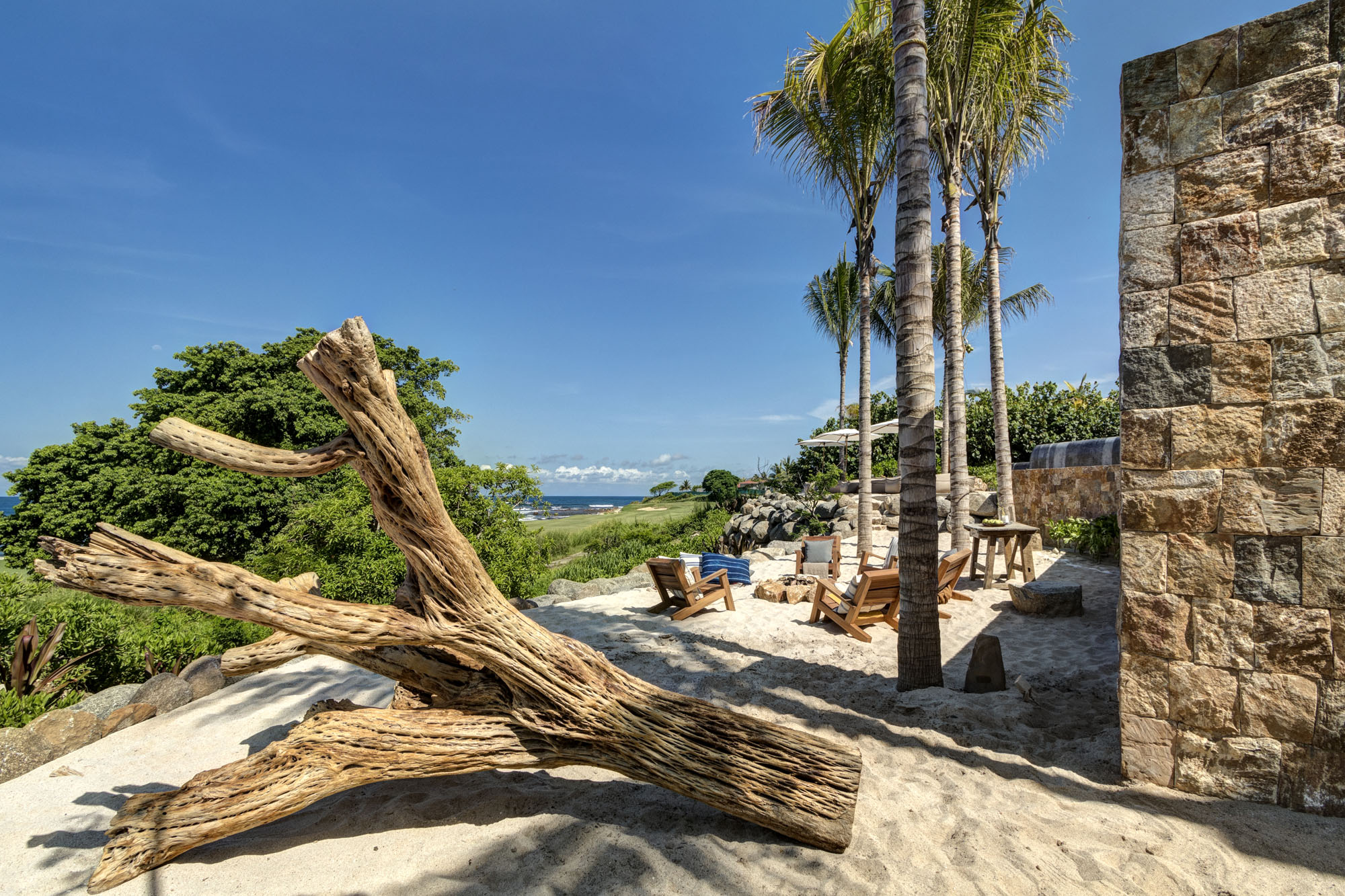 022-Firepit_sand terrace_day.jpg