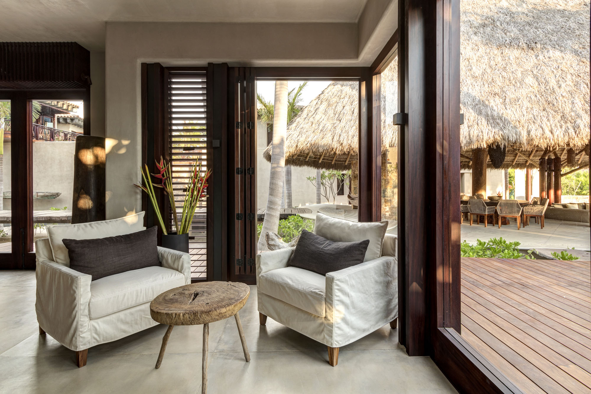 046-Sitting area_Flor vainilla kitchen.jpg