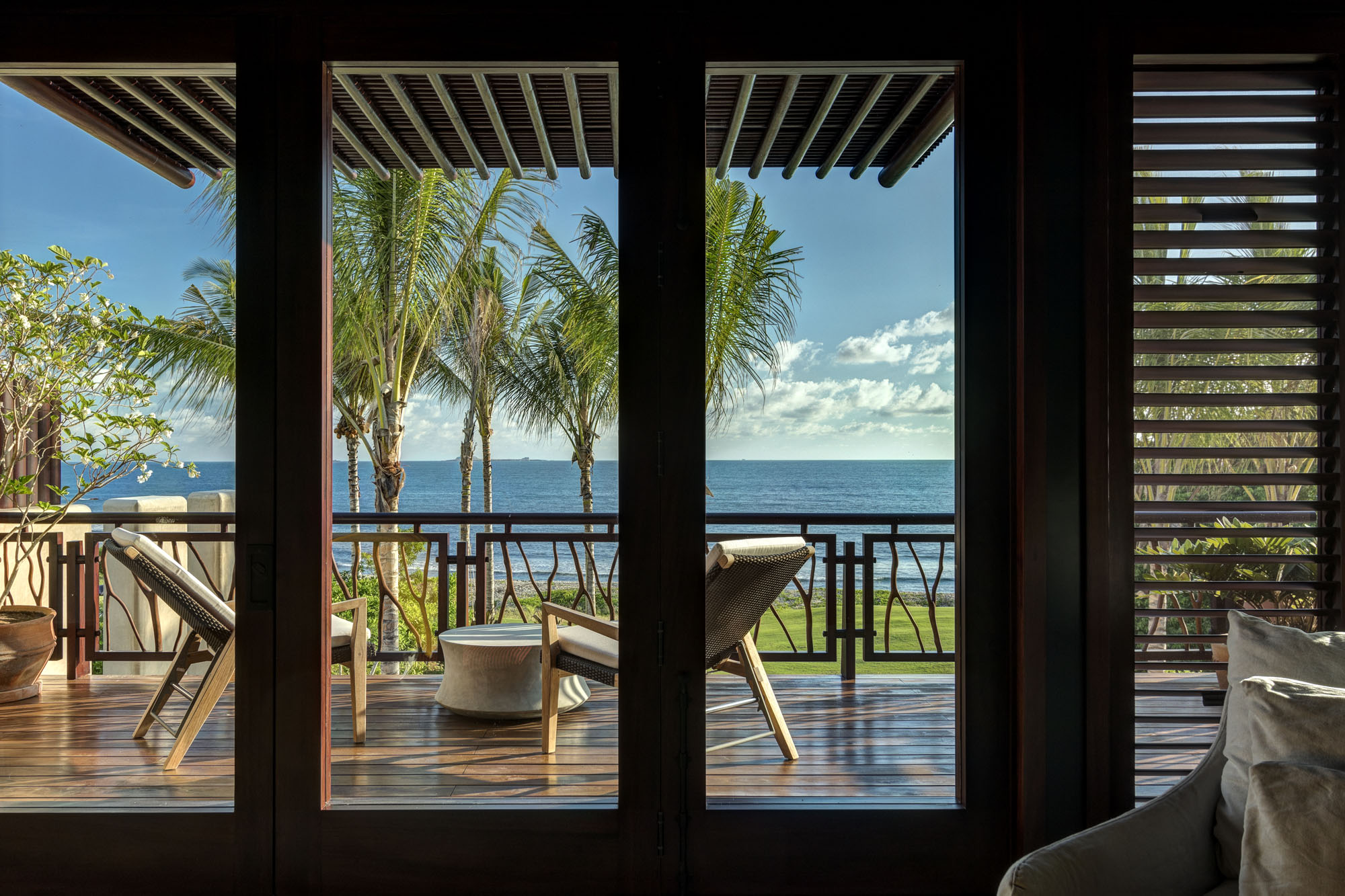 088-Sol master suite_balcony.jpg