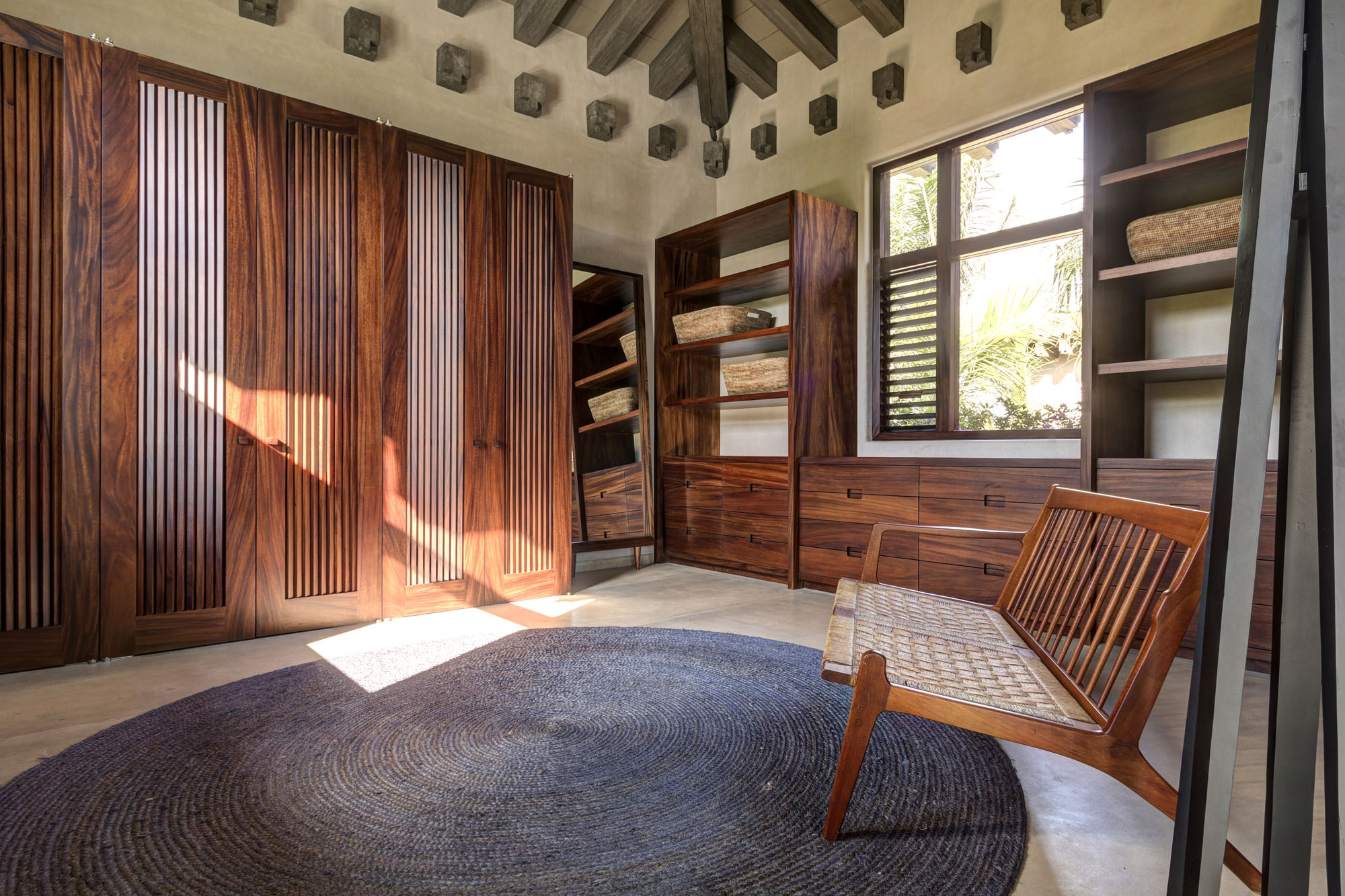 099-Luna master suite_walk-in closet.jpg