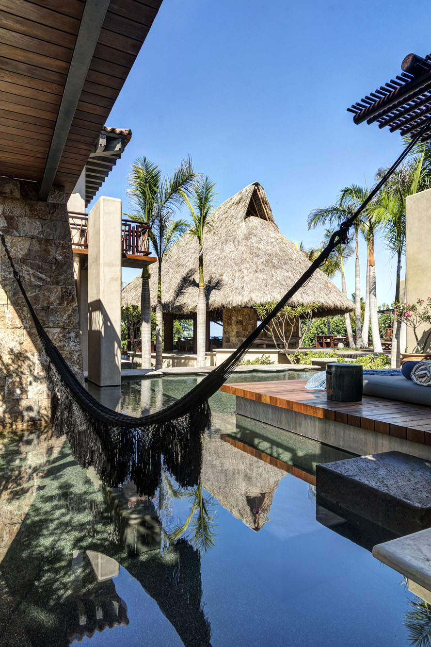 107-Isla suite_hammock.jpg