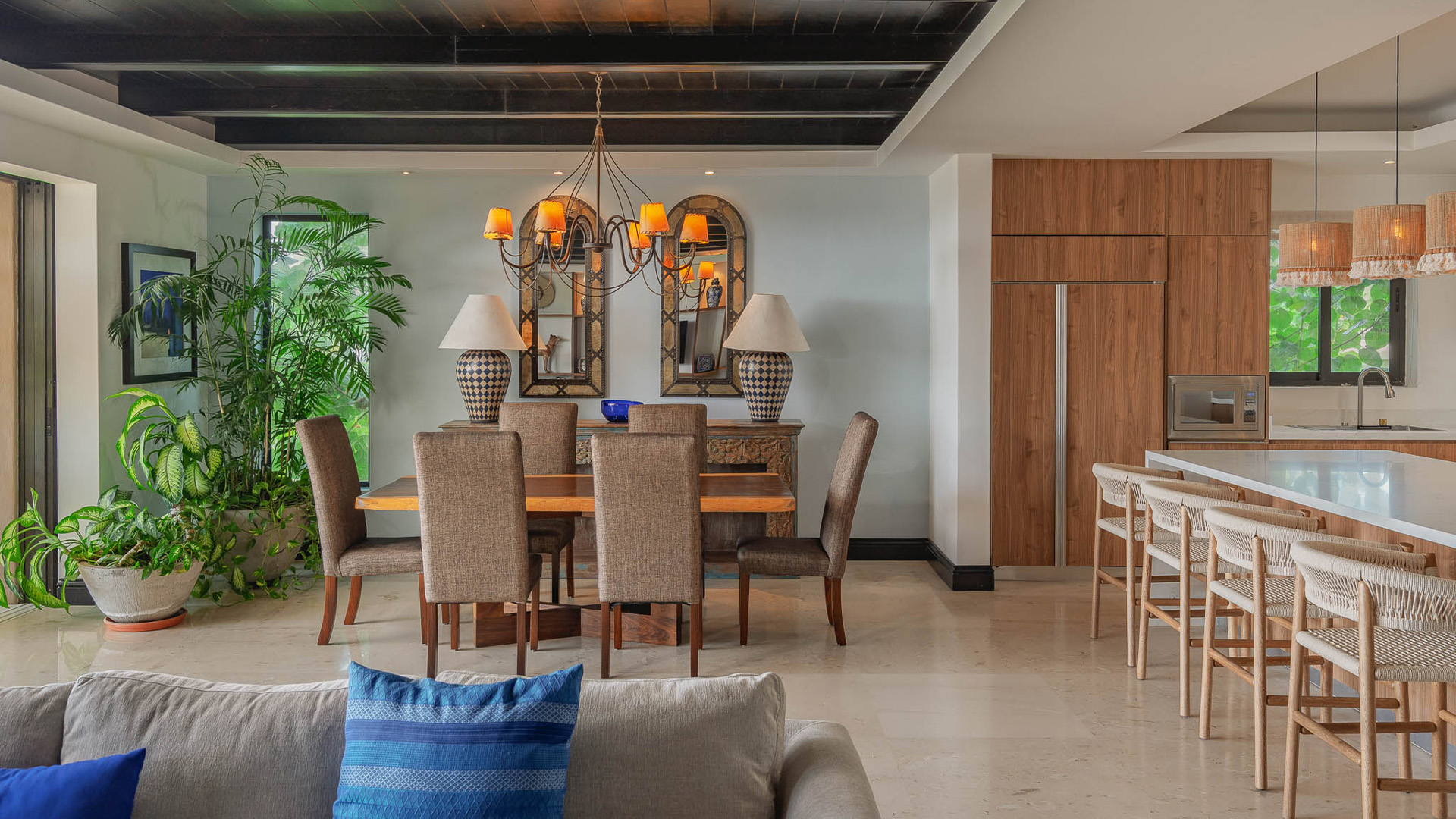 Luxury Mita Rentals - Golf Course View- Kitchen.jpg