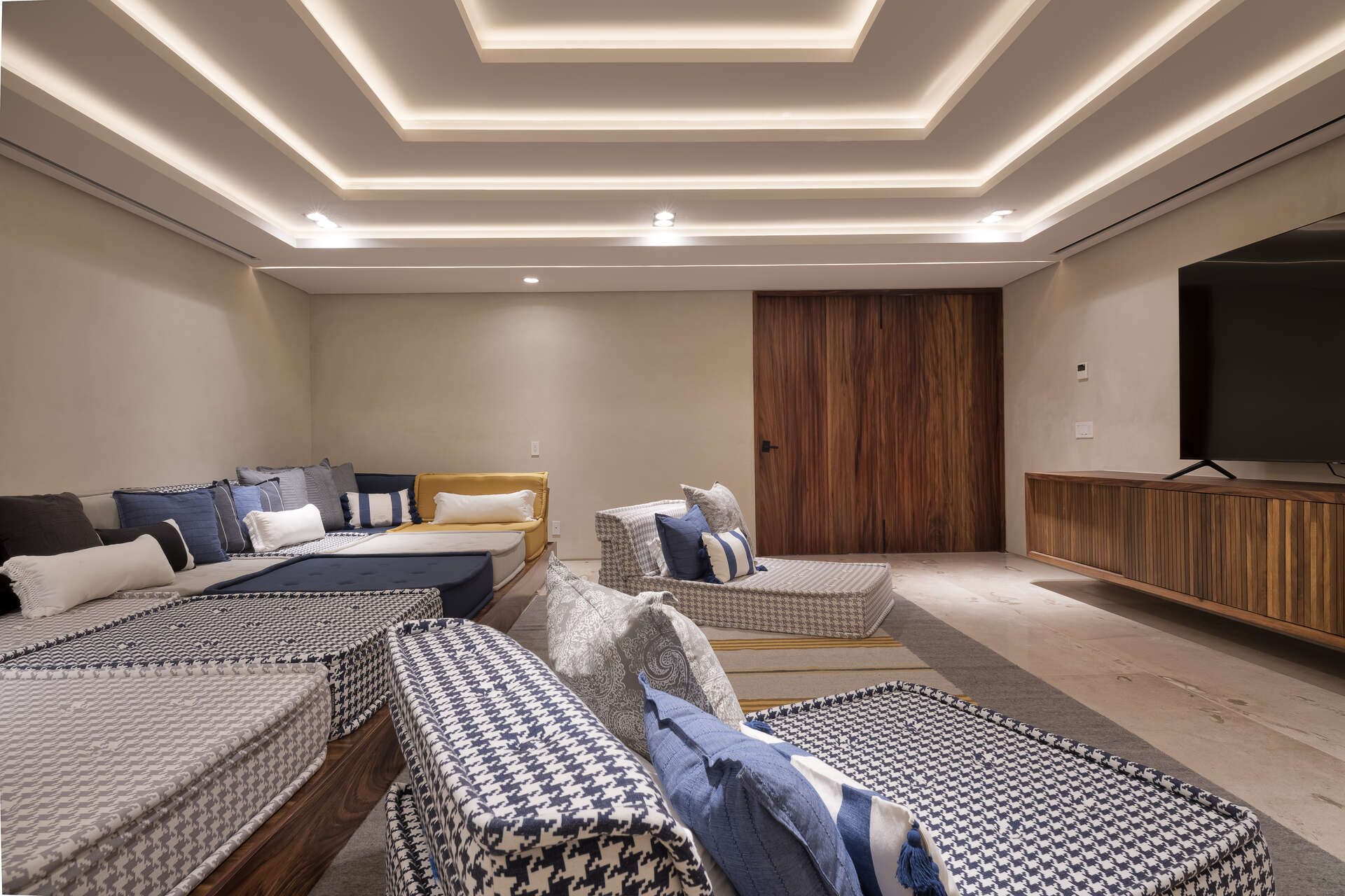 41d9febb6392404199c195f70bed2bc1-fhd.jpg